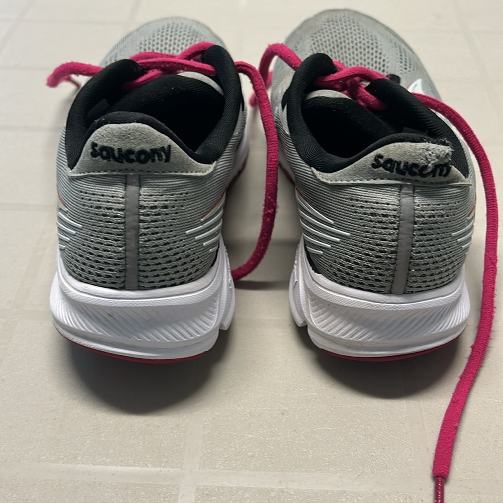 Saucony Ride 14 Running Shoes - Picture 11 of 13